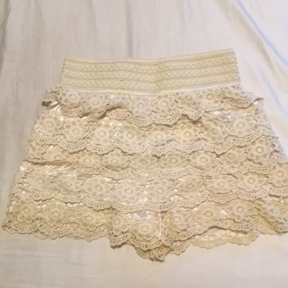 M U.S.A Lace Shorts